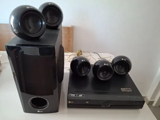 Home Theater LG com USB e KARAOKÊ