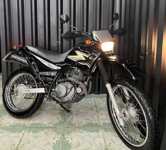 Vendo XT 225 conservada, moto clássica, mecânica fácil