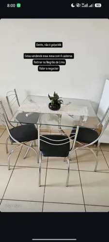 Mesa tampo de vidro 4 cadeiras