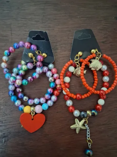 Conjunto de brincos e pulseiras
