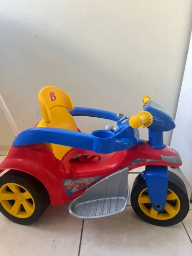 Vendo motinha infantil poucas vezes usada