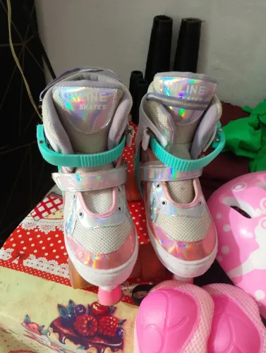 Patins feminino infantil Semi-novo 