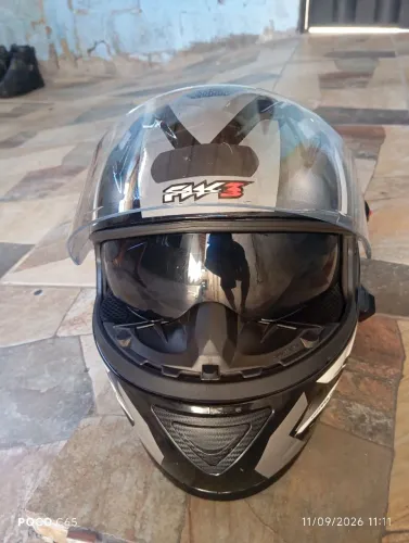 Capacete FW3 com viseira interna