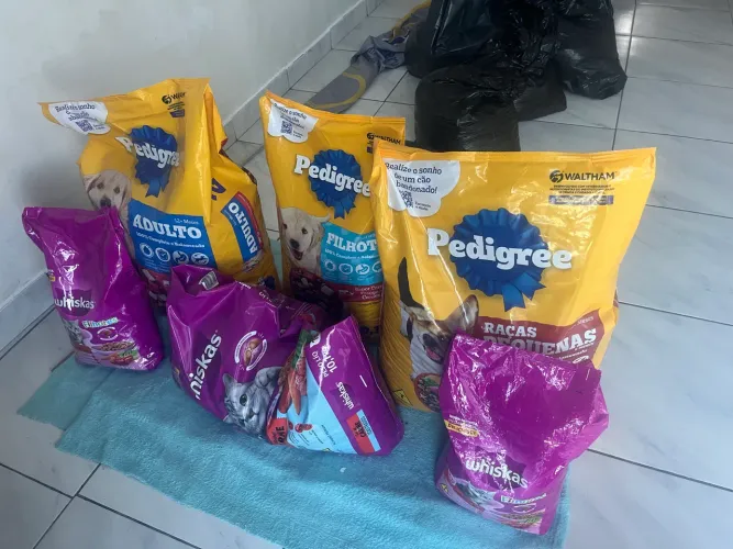 Ração de gato e cachorro Novo