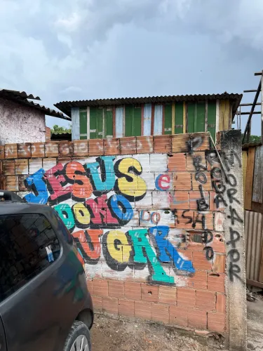 Vendo terreno com casinha para reformar