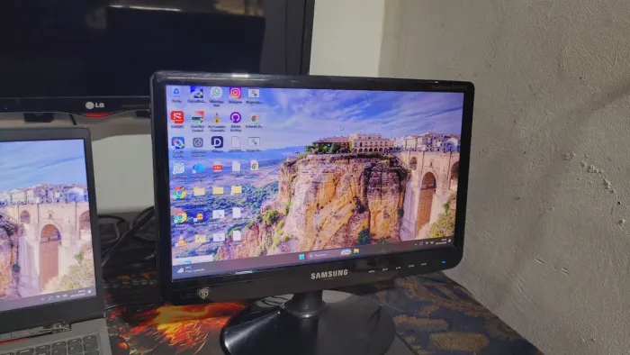 MONITOR SAMSUNG SYNCMASTER S16B110 - R$ 110,00