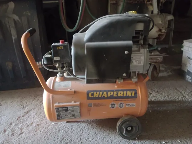 Compressor chaperine 
