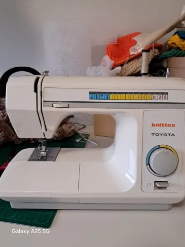 Maquina de costura Toyota knittax