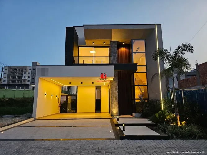 Residencial Estoril, Casa duplex com 4 Suítes, Energia solar, Piscina iluminada