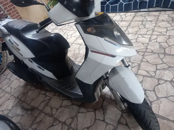 Vendo Scooter 2015 - Gasolina - Dafra - pra vender rápido