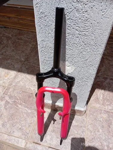 Suspensão travada aro 26