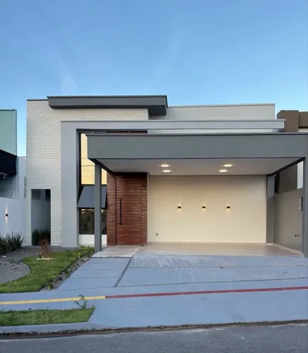 CASA EM RESIDENCIAL FECHADO