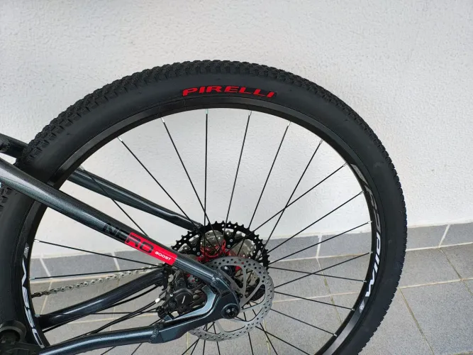 Vendo dupla de rodas ABSOLUTE Nero Boost, pneus PIRELLI. Novos, uso zero.