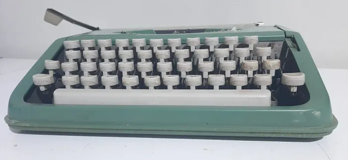 Máquina de escrever Olivetti