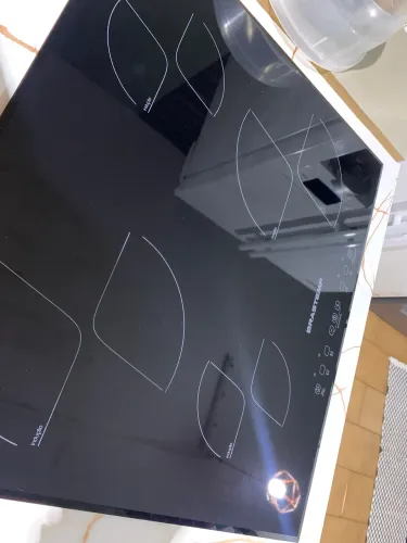Vende se Cooktop indução 4 bocas Brastemp novinho funcionando tudo ok ? 