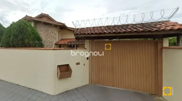 Casa com 7 Quartos à venda, 400m² - Canasvieiras por R$ 960.000,00