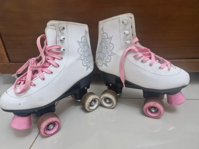 Patins Clássico 4 rodas  35/36