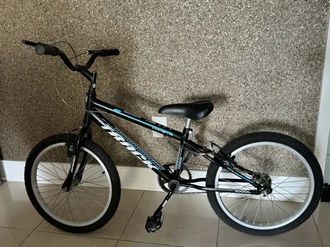 Bicicleta infantil seminova!!! 