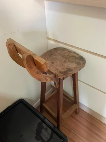 Duas Banquetas altas 75cm madeira maciça