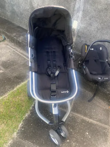 Carrinho de Bebê com Bebê Conforto - Marca Safety (Modelo 1st Travel Sistem 0 a 15kg