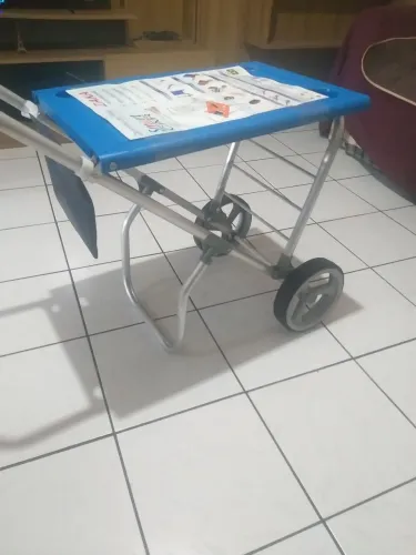Vendo carrinho de praia de alumínio nunca usado na caixa