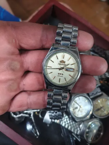 Relógio Orient quartz