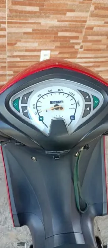 Moto bem conservada pronta pra transferir
