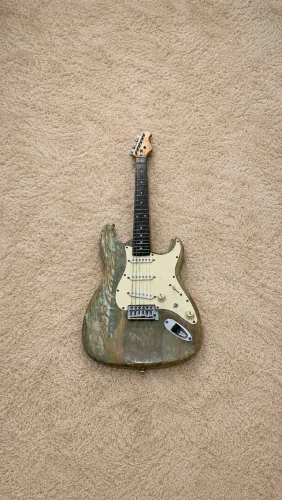 Guitarra stratocaster