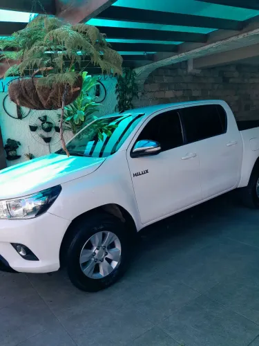 Toyota Hilux CD SR 4X4 2.8 TDI Diesel Aut. 2016