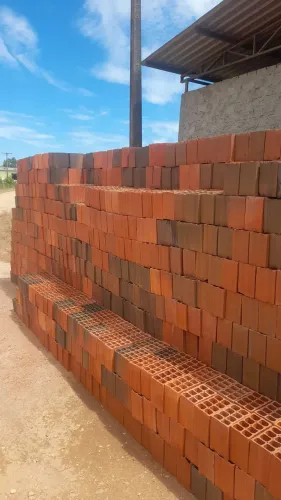 Trabalho com vendas de tijolos diretamente de fábrica.