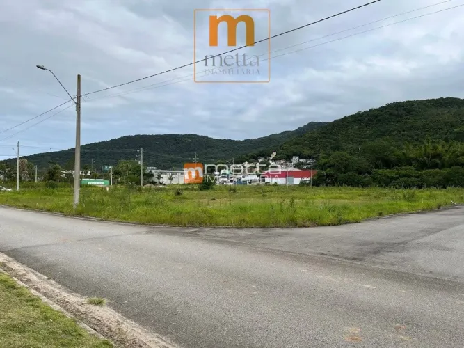 Terreno Alto Padrão no Real Parque - 450 m² em Esquina, Florianópolis/Sc