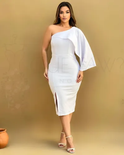 VESTIDO BRANCO DE NOIVA CIVIL PRÉ-WEDDING TUBINHO MIDI COM MANGA ASSIMÉTRICA MINIMALISTA