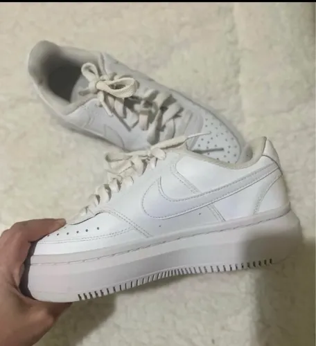 Tênis NIKE usado 1 vez