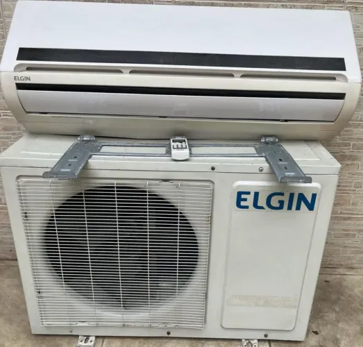 Ar split 24BTU Elgin/220V com controle e suporte higienizado com gás R410 recolhido