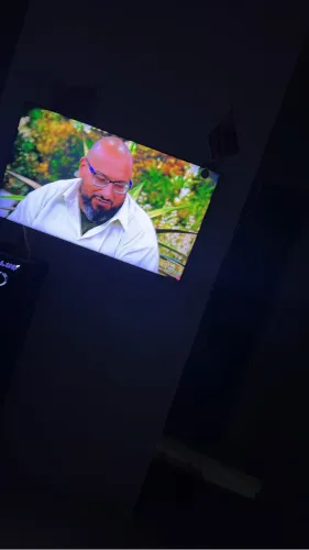 Tv Philips 32 polegadas (não é smart )mas fuciona tidos as entradas e pega todos canais