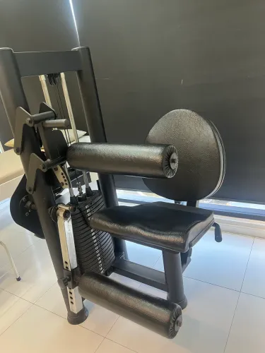 Cadeira flexora e extensora