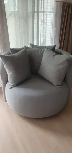 LINDA POLTRONA GIRATÓRIA PARA SALA OU QUARTO NOVA SEM USO