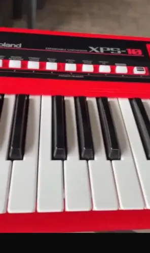 Teclado xps-10 roland. Em estado de novo