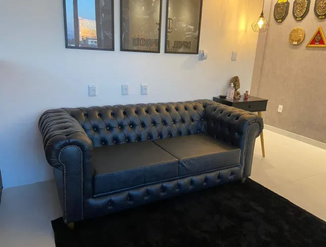 Sofá elegante e confortável