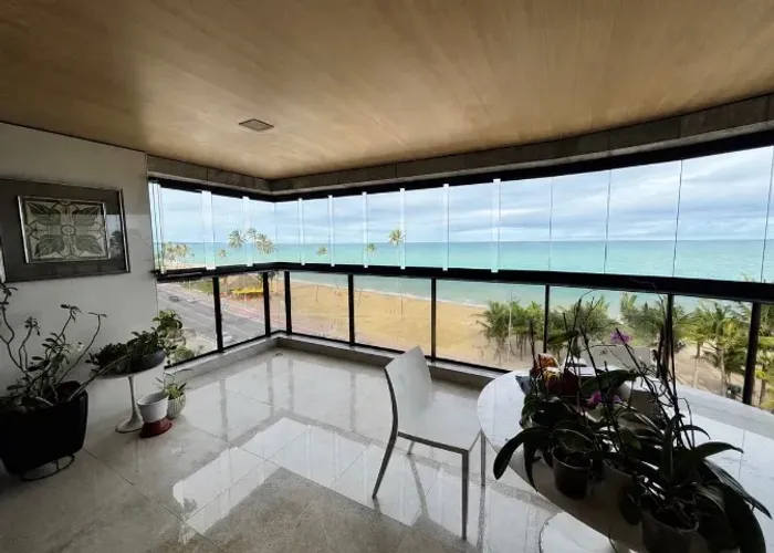 Vendo apartamento beira mar 4 suítes porteira fechada