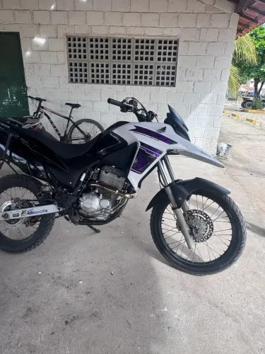 Xre 300 2018
