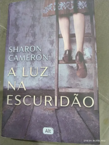 Livro - A luz na escuridão