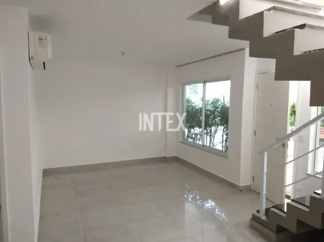 Casa Triplex com 3 suítes para aluguel em Piratininga