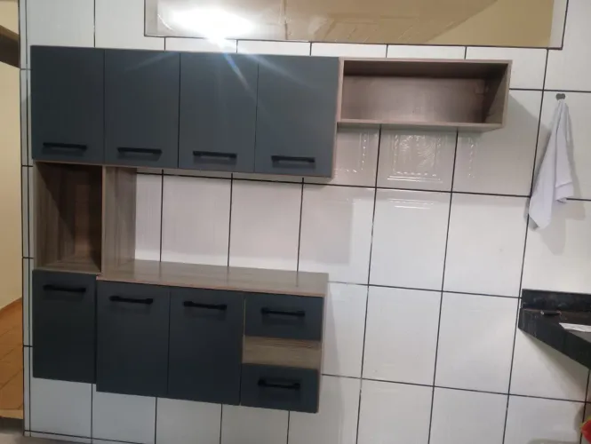 Vende-se armário de cozinha suspenso