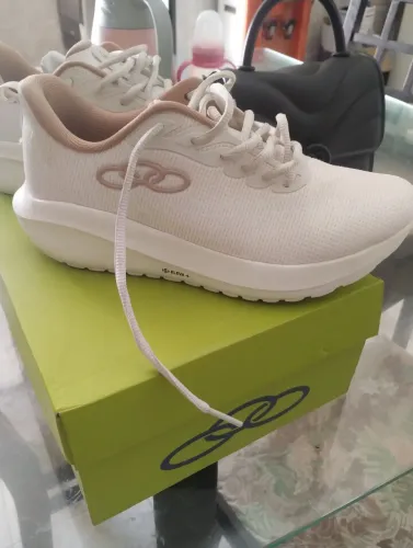 Tênis feminino