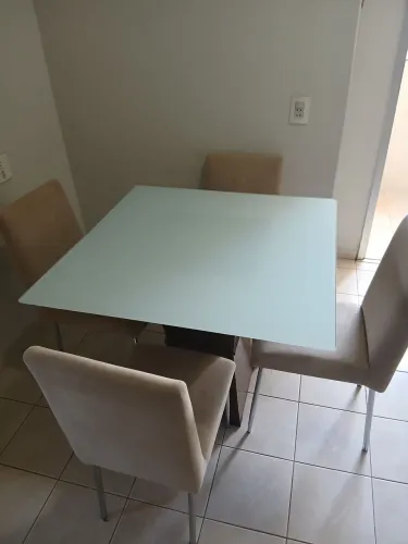 Mesa 4 cadeiras