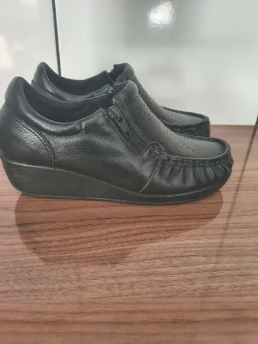 Sapato couro feminino Usaflex sapato Anabela em couro