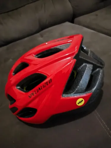 Capacete Specialized