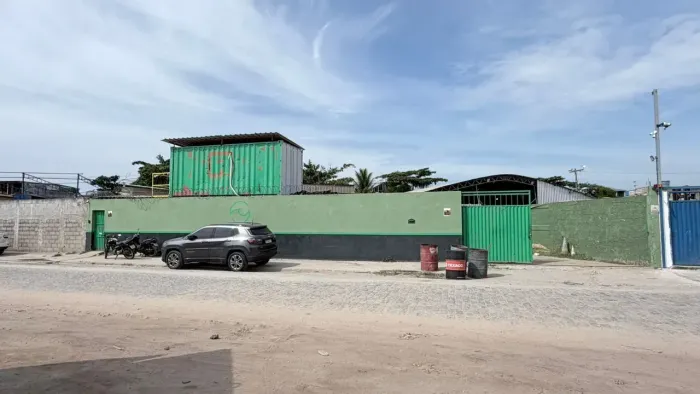 Galpão amplo no Botafogo , próximo da saída de Macaé