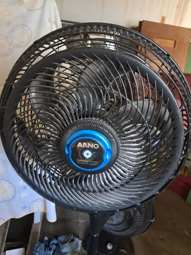 Ventilador Arno coluna com defeito no motor e com estrutura perfeita 